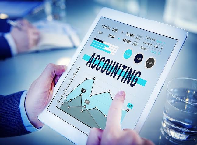 what-to-consider-when-hiring-an-online-accountant